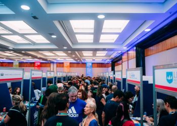 Feira de intercâmbio oferece oportunidades para estudantes e profissionais