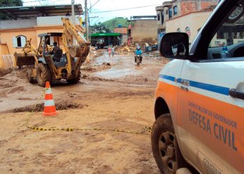 Mais de 2 mil pessoas ficaram desalojadas durante o período chuvoso em Minas