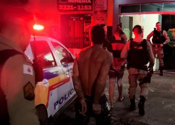 Suspeitos de assalto no Vila Isa são presos com simulacro de arma de fogo