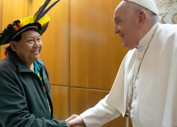 Líder yanomami pede a Papa que apoie retirada de garimpo