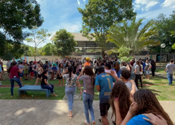 Escola realiza simulado de evacuação e segurança contra incêndio