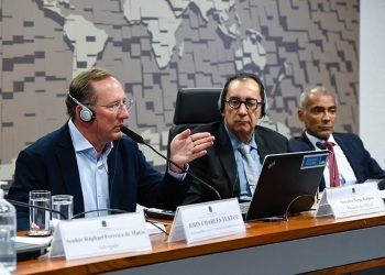 À CPI, dono do Botafogo reafirma denúncias de manipulação de jogos