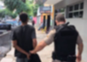 homem é preso em flagrante após furtar padaria 