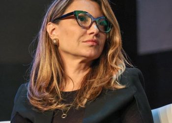 Janja critica Musk e diz que desbloqueio de contas no X é ação contra democracia