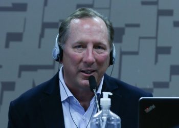 John Textor é suspenso por 45 dias e multado em R$ 100 mil pelo STJD