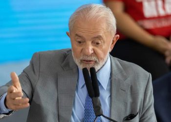 Lula embarca para a Colômbia na terça-feira