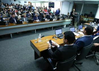 CCJ do Senado aprova projeto que amplia cotas raciais para concursos