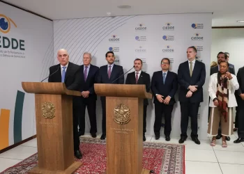 PF e AGU firmam parceria com TSE para combater fake news nas eleições