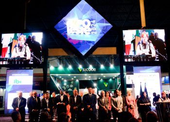 Empreendedorismo e investimento regional foram os destaques na abertura da Expoleste 2024 