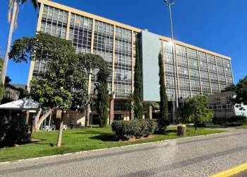 Arrecadação com multa de trânsito cai 50% em Valadares; Prefeitura faz balanço parcial das receitas e despesas