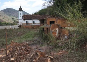 AGU pede que mineradoras paguem R$ 79 bilhões por danos em Mariana