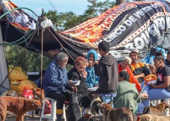 Governo do RS vai pagar R$ 2,5 mil a famílias na extrema pobreza