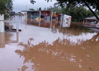 Defesa Civil do RS confirma 107 mortes devido às chuvas no estado