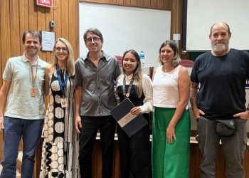 Egressa do curso de Farmácia da Univale apresenta pesquisa inovadora na Fiocruz