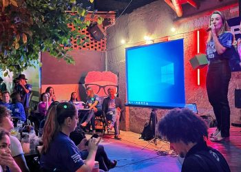 Segundo dia de Pint of Science tem conversas sobre dengue e exposição de crianças e adolescentes nas redes sociais