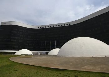 TSE pune parlamentares que associaram Lula ao satanismo nas eleições