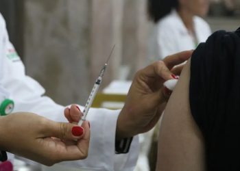 Ministério da Saúde envia a Minas Gerais doses da nova vacina contra a covid-19