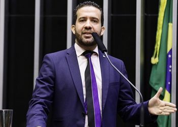 Oposição recorre de arquivamento de suspeita de ‘rachadinha’ contra Janones