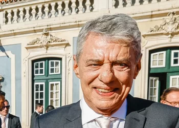 Chico Buarque completa 80 anos e integra patrimônio da sensibilidade brasileira