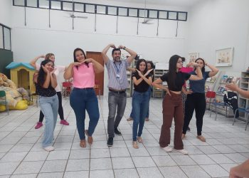 Oficina de palhaçaria leva alegria e reflexão ao campus II da UNIVALE