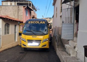 Homem é preso após furtar e bater micro-ônibus escolar