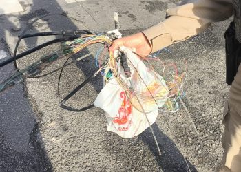 Homem é preso em flagrante após furtar fios de poste de energia