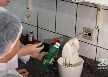 Alunos de Medicina Veterinária aprendem a produzir manteiga caseira