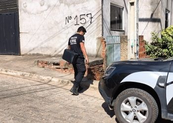 Jovem é morto ao abrir o portão para atender visita