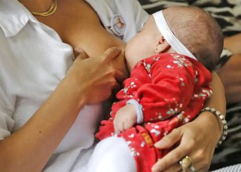Amamentar mais de um ano reduz risco de câncer de mama