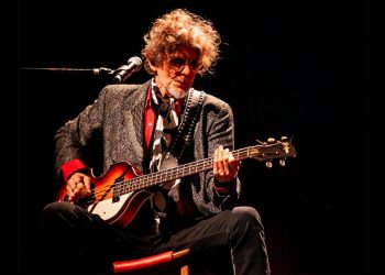 Branco Mello, dos Titãs, se afasta dos palcos para tirar novo tumor nas amígdalas