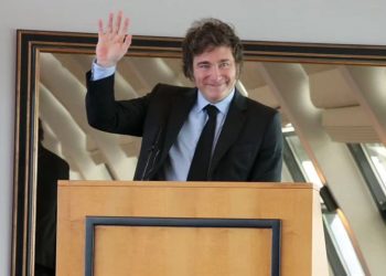 Milei cancela ida à cúpula do Mercosul, evita Lula e deve vir ao Brasil para conferência conservadora com Bolsonaro