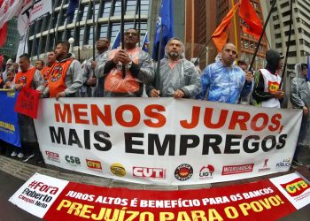 Centrais sindicais unem-se em protesto contra alta da taxa de juros