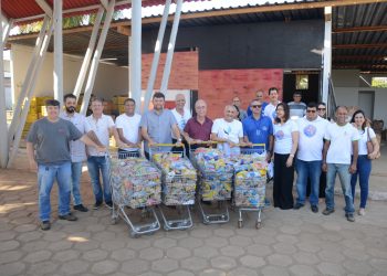 Alimentos arrecadados na ExpoAgro são distribuídos entre entidades sociais