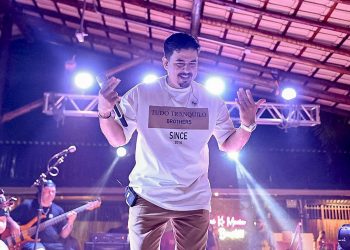 Vibezinha do Dill: cantor une amigos, conforto e muito pagode neste domingo