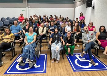 Aula magna de Pedagogia da Univale discute literatura e conflitos