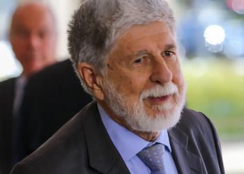 Amorim: solução deve vir de venezuelanos e não imposta pelo exterior
