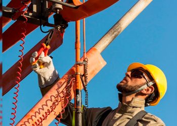 Cemig realiza desligamento programado da rede elétrica na região central de Valadares