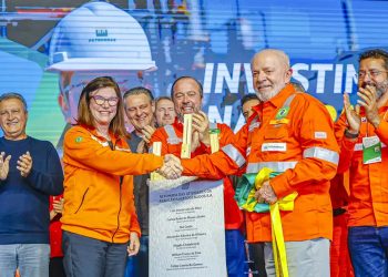 Com R$ 870 mi investidos, fábrica de fertilizantes é reativada no PR