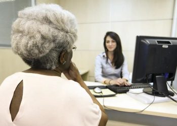 CAE aprova projeto que isenta FGTS e INSS de aposentados contratados