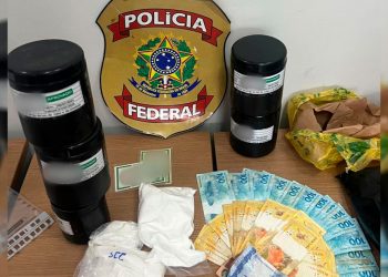 Em uma ação conjunta, a Polícia Federal (PF) e o 58º Batalhão da Polícia Militar desarticularam um esquema de desvio de produtos químicos utilizados na produção de drogas.