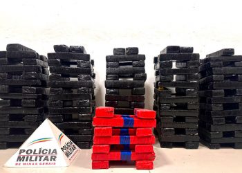 Na madrugada de domingo (11), a Polícia Militar realizou uma operação que resultou na apreensão de uma grande quantidade de drogas e na prisão de dois suspeitos em Ipatinga.