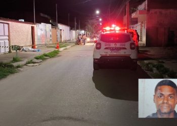 Homem é morto com tiro na cabeça em calçada