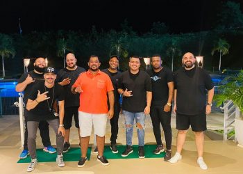 Grupo de samba valadarense inova misturando ritmos musicais