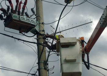 A Cemig, em parceria com o Senai, está com as inscrições abertas para o curso de Aprendizagem Industrial de Eletricista de Redes Aéreas de Distribuição de Energia Elétrica.