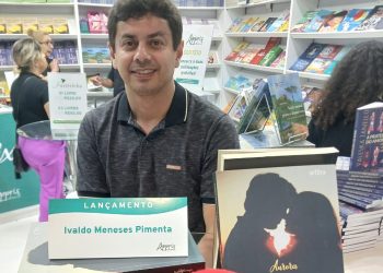 Autor valadarense lança livro na Bienal Internacional do Livro de São Paulo