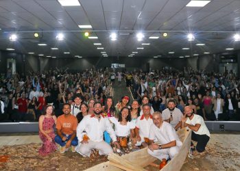 Após duas noites de aplausos com casa cheia, espetáculo “Nosso chão” se apresentará em Mariana