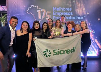 Sicredi é reconhecida como a melhor empresa para trabalhar no Brasil