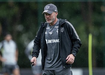 Contra o River, Gabriel Milito chegará aos 50 jogos pelo Galo