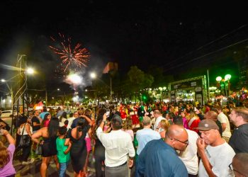 Artistas já podem se inscrever para participar do Natal Iluminado 2024 em Valadares
