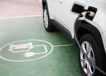 Proprietários de veículos elétricos terão desconto na conta de luz em Minas